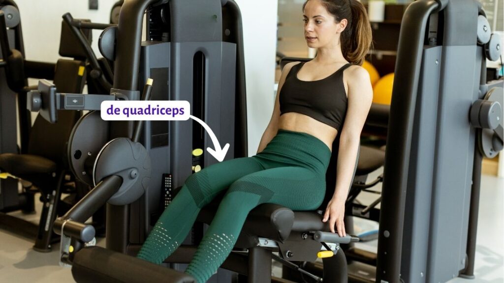 Hoe train je je quadriceps bij artrose? Dat kun je doen met onder andere de leg extension.